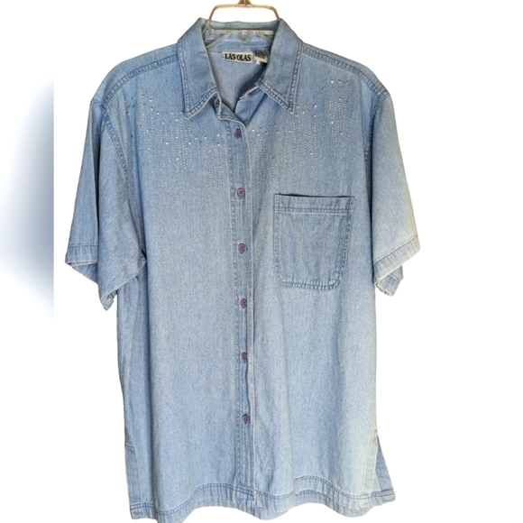 LAS OLAS Tops - LAS OLAS denim look western/cowgirl button down shirt with rhinestones on front